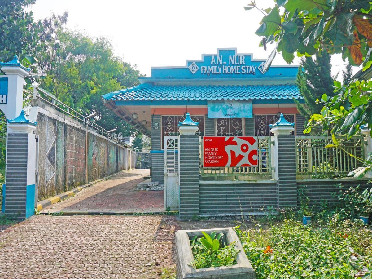 Oyo 90369 An Nur Family Homestay Syariah Cigombong Exterior photo